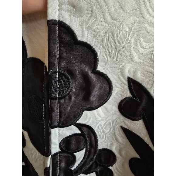 Metropolitan Opera black and white lightweight jacket Women's size small - Picture 2 of 10